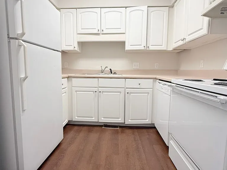 1219 Byrne Ave — Photo 10