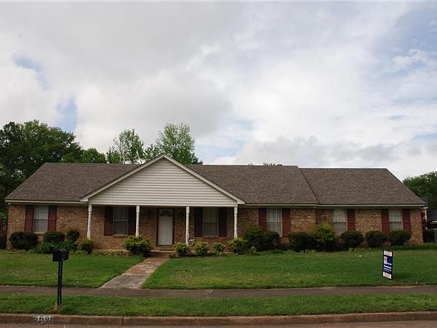 1st image of 5698 Bartlett Woods Dr