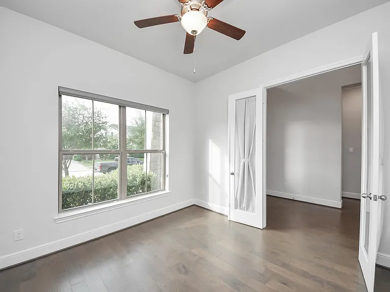 1714 McCrae Hill Ct — Photo 8