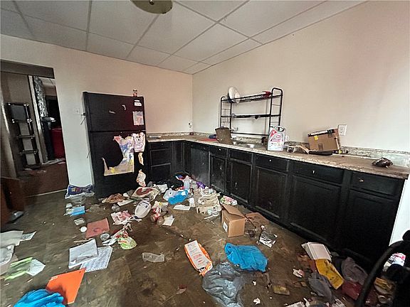 4th image of 130 Zara St