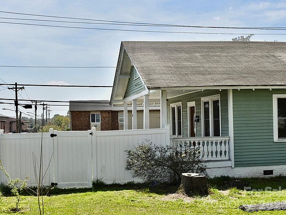 4th image of 218 McBrayer St