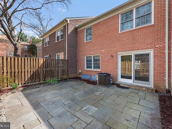 3rd image of 1838 Golf View Ct