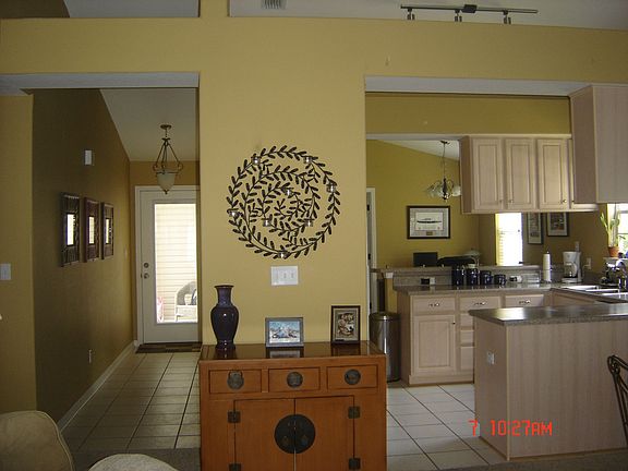 Entry/kitchen