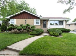 10936 S Knox Ave, Oak Lawn, IL 60453