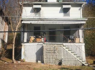 552 Roxbury St, Clifton Forge, VA 24422
