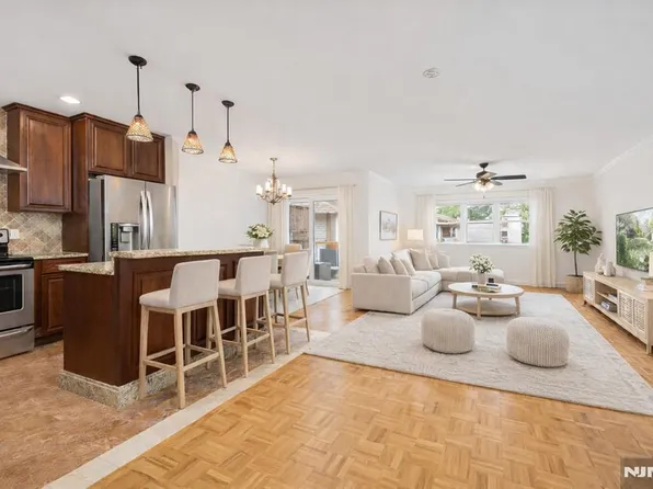 1111 River Rd APT F26, Edgewater, NJ 07020