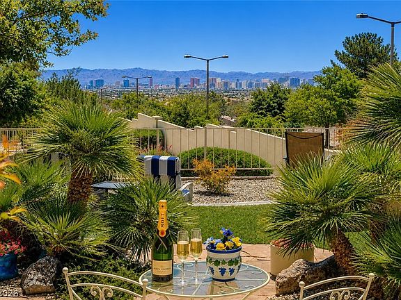 4th image of 11033 Clear Meadows Dr