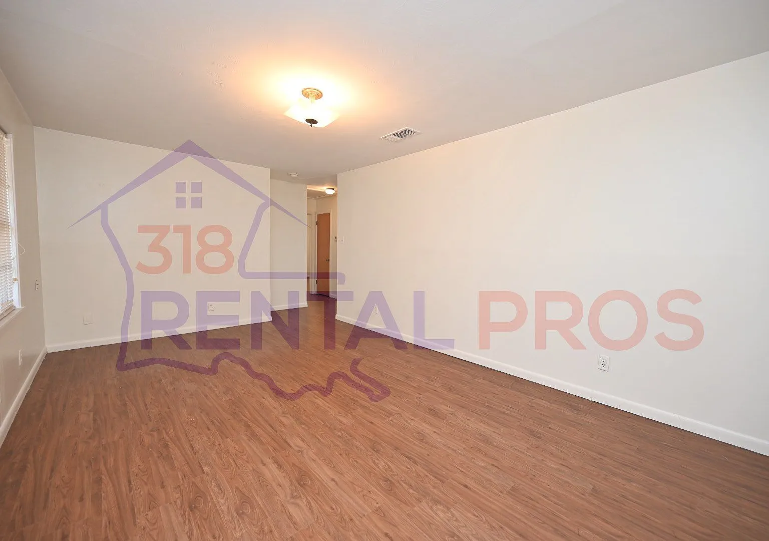 2 Bedroom with Large Backyard Close to Tech! — Photo 4