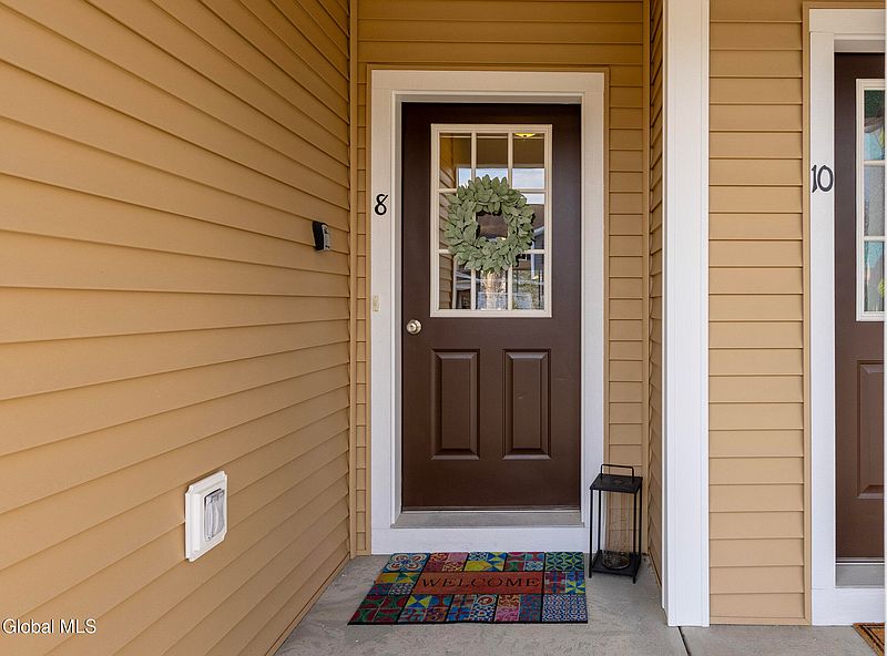 3rd image of 8 Clarice Lane