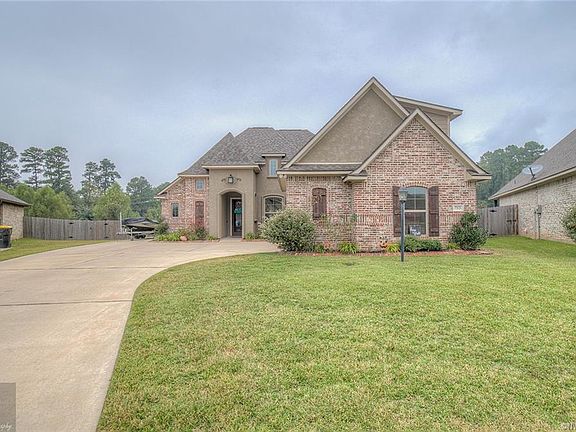 3rd image of 713 Fir Wood Ln