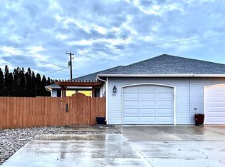 332 S 76th Ave, Yakima, WA 98908