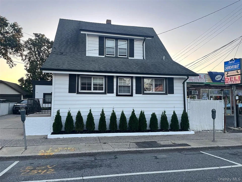 29 S Central Ave #UPPER