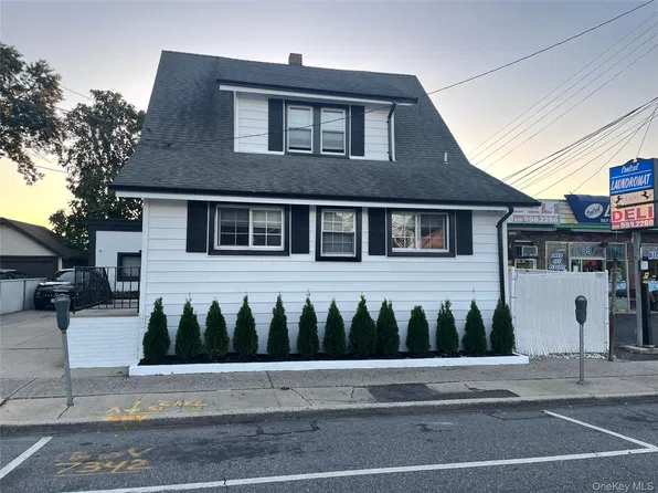 29 S Central Ave, Valley Stream, NY 11580
