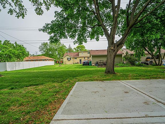 3rd image of 1411 Kraft Dr