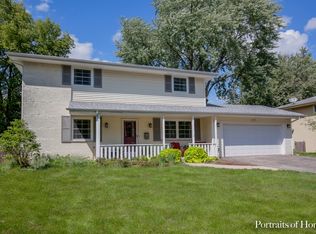 217 Sycamore Dr, Naperville, IL