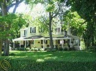 23445 W River Rd, Grosse Ile, MI 48138
