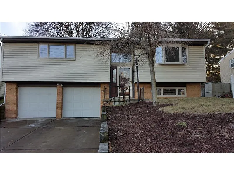 213 Bryan St photo 1