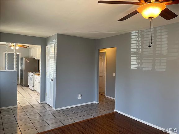 3rd image of 4 Watertown Cir
