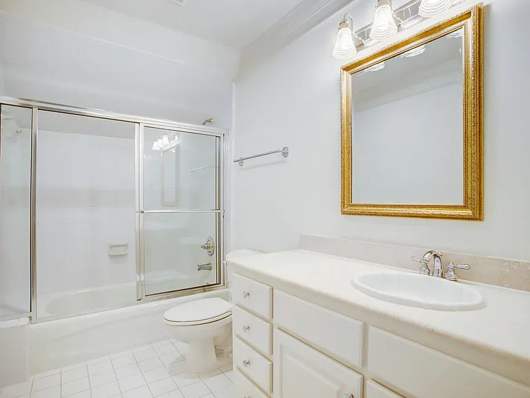 1809 W Clay St — Photo 16