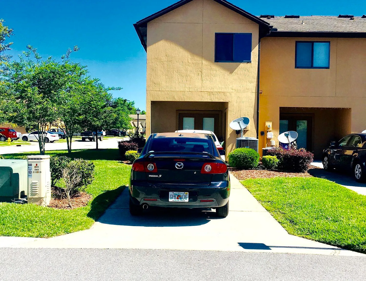 3 bed, 2.5 bath, 1412 sqft, $1,795 — Photo 3