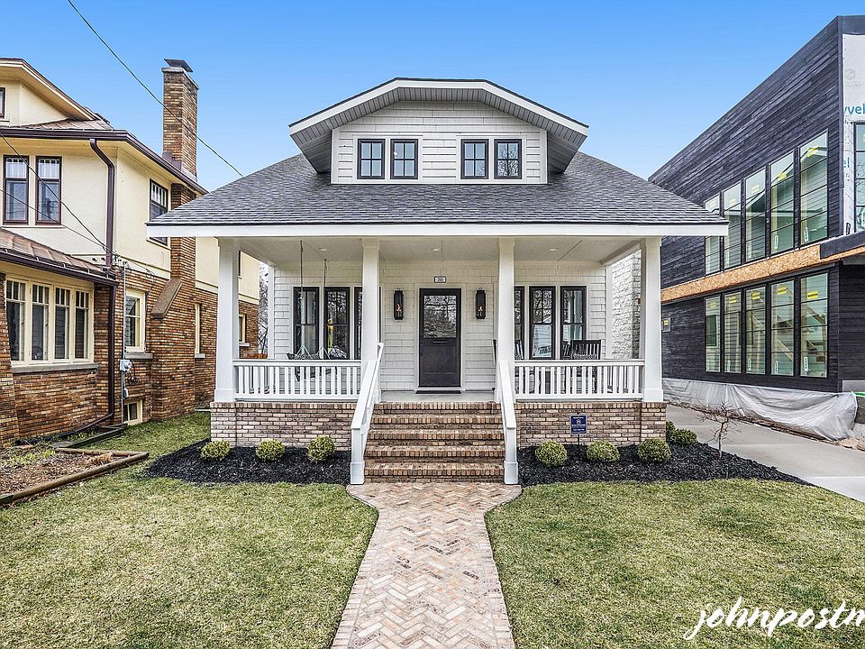1st image of 2111 Lake Dr SE
