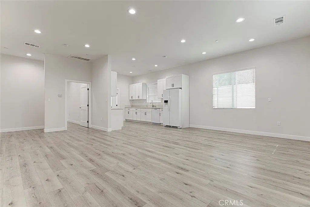 6 bed, 1810 sqft, $7,000 — Photo 4