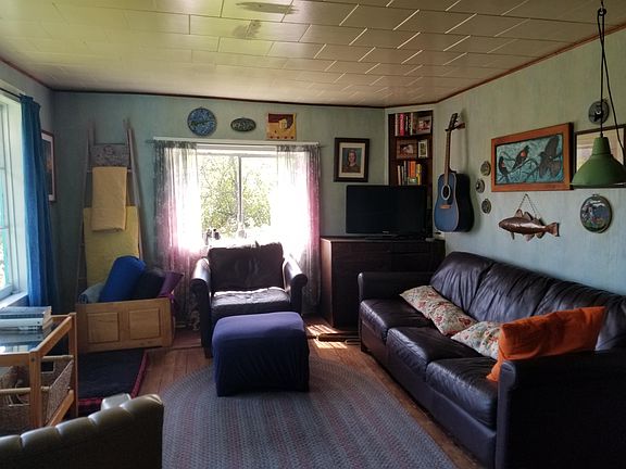3rd image of 1086 Georgeson Bay Rd #1