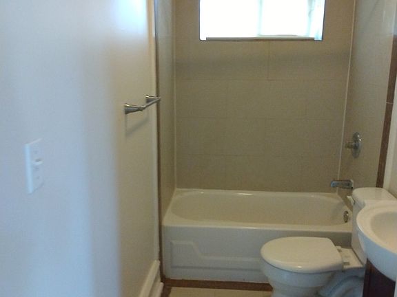 3rd image of 2601 Amelia St #303