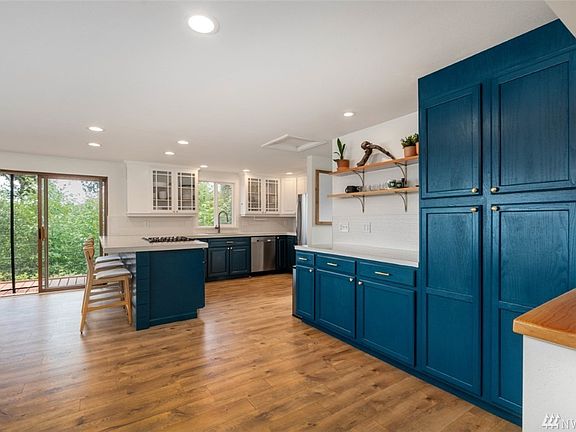 4th image of 15518 Sunny Cove Dr SE