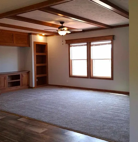 415 Thomas Ln — Photo 19
