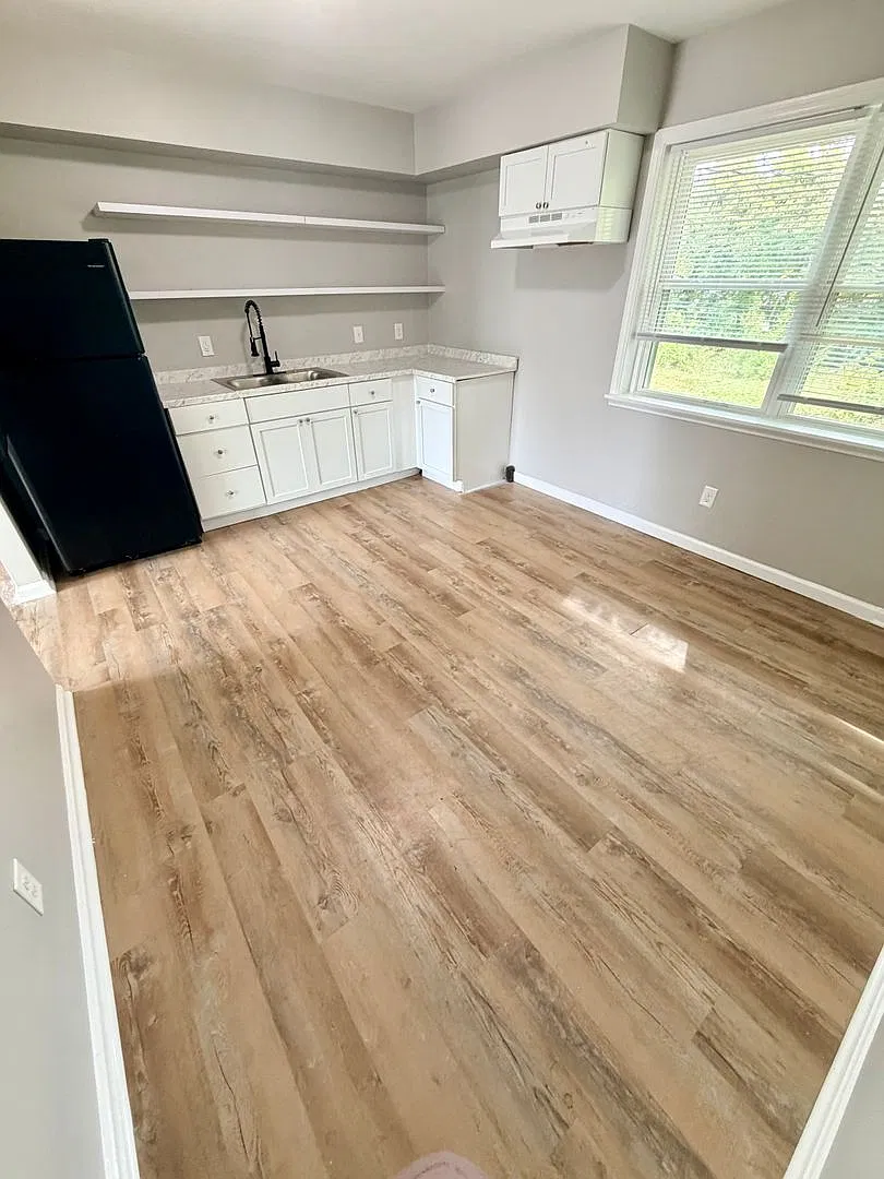 Cozy 3 Bed 1 Bath Home in Lexington KY — Photo 1