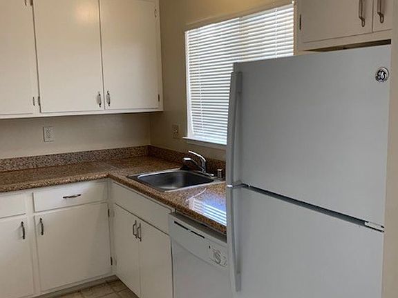 5th image of 1540 Hudson St APT 204
