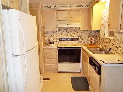 2nd image of 4662 NW 23rd Ln