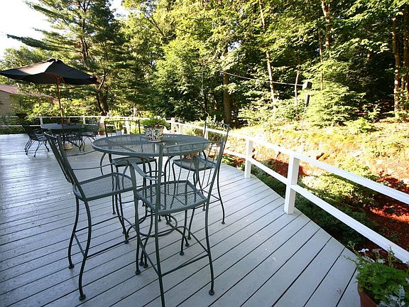 Large Rear Deck
