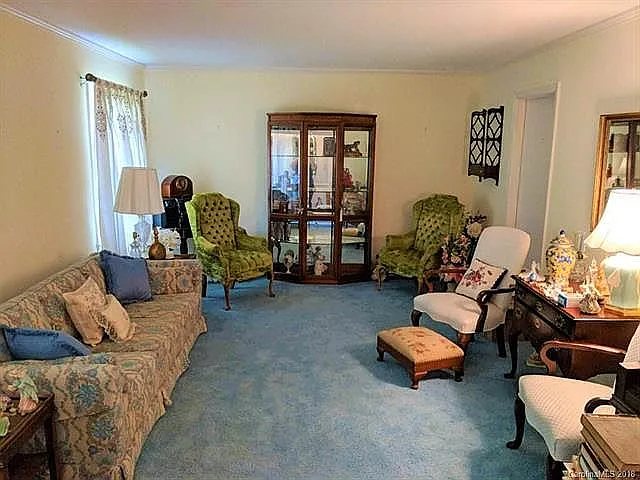 1832 Hyatt Ave — Photo 3