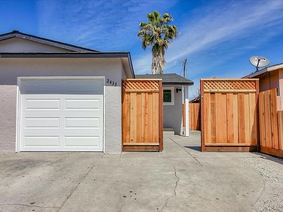 3rd image of 2433 Clyda Dr