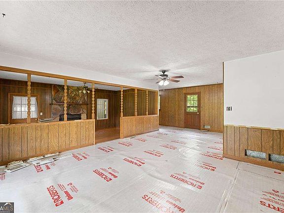 4th image of 34 Oakmont Dr