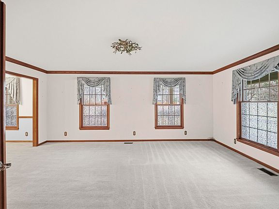 5th image of 1314 Castle Dr