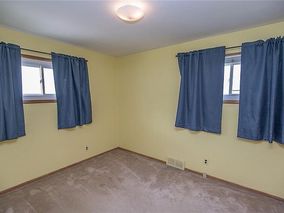 3rd image of 5298 W 150th St