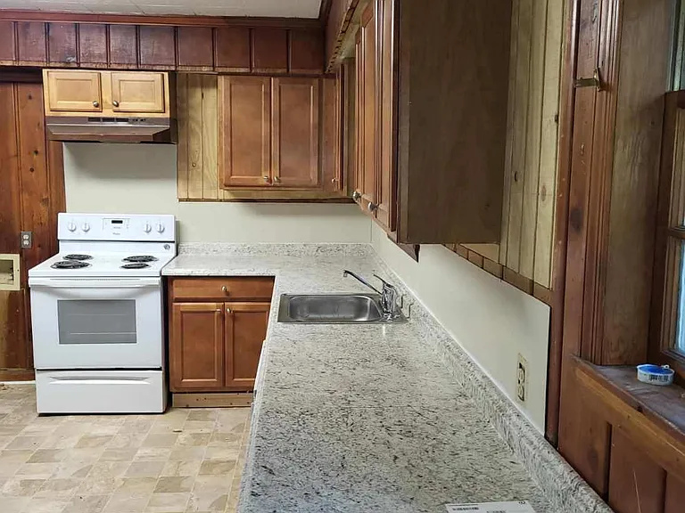 221 Prince Ave — Photo 11