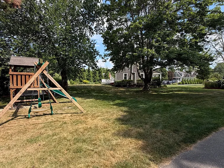 14 Indian Rd — Photo 17
