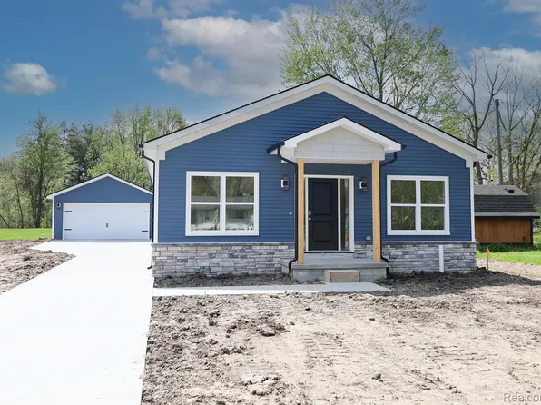 26850 Kuchenmeister St, Chesterfield, MI 48051