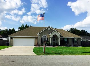 137 Oak St, Ray City, GA 31645