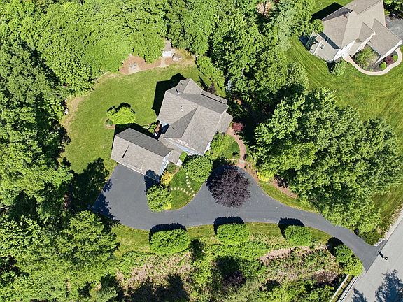 4th image of 64 Settlers Court