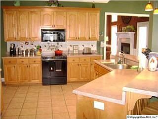 5th image of 2835 Winterberry Way SE