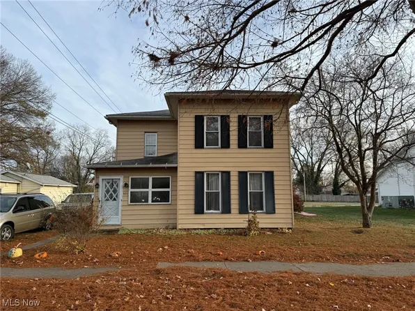 428 E 3rd St, Dover, OH 44622