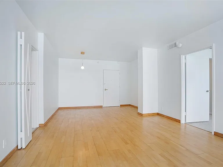 5700 Collins Ave #10C — Photo 17