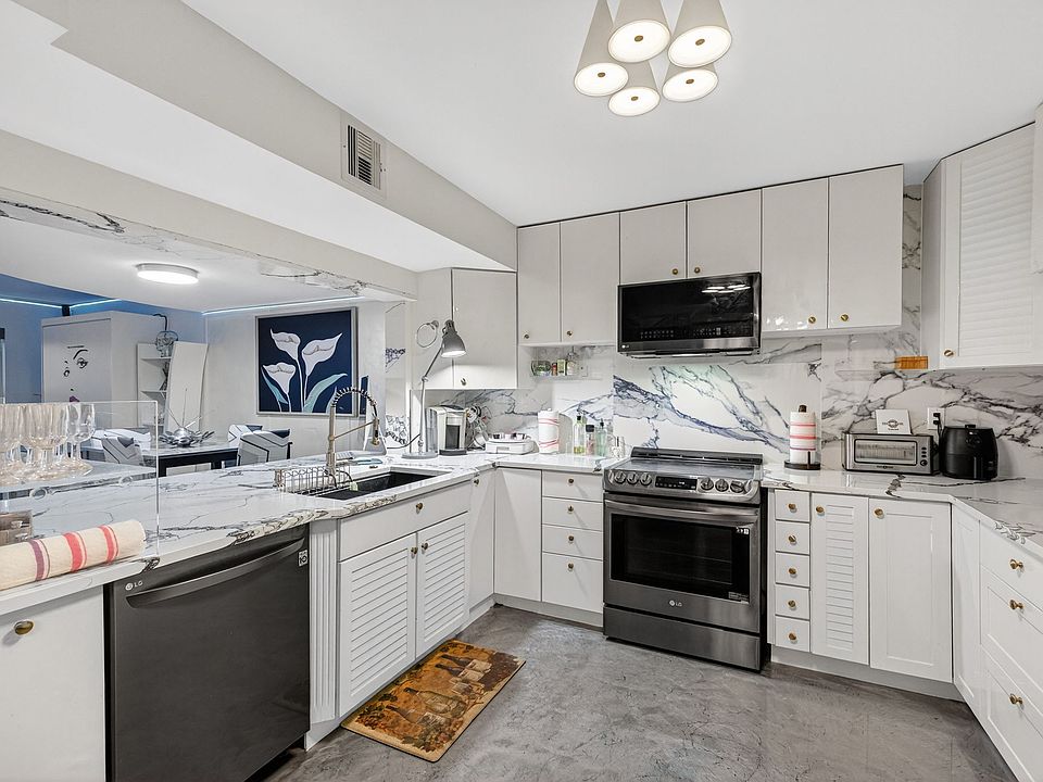 kitchen cabinets coated with epoxy resin (glossy and easy to clean)