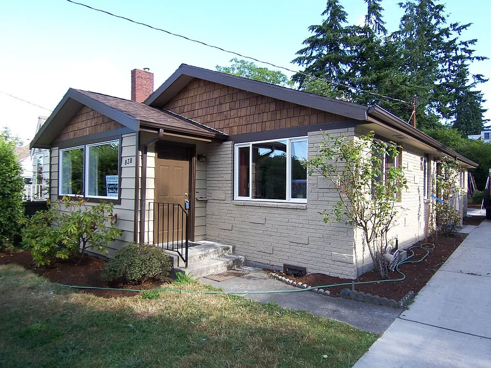 EQUITY BLDR NEAR GREENLAKE