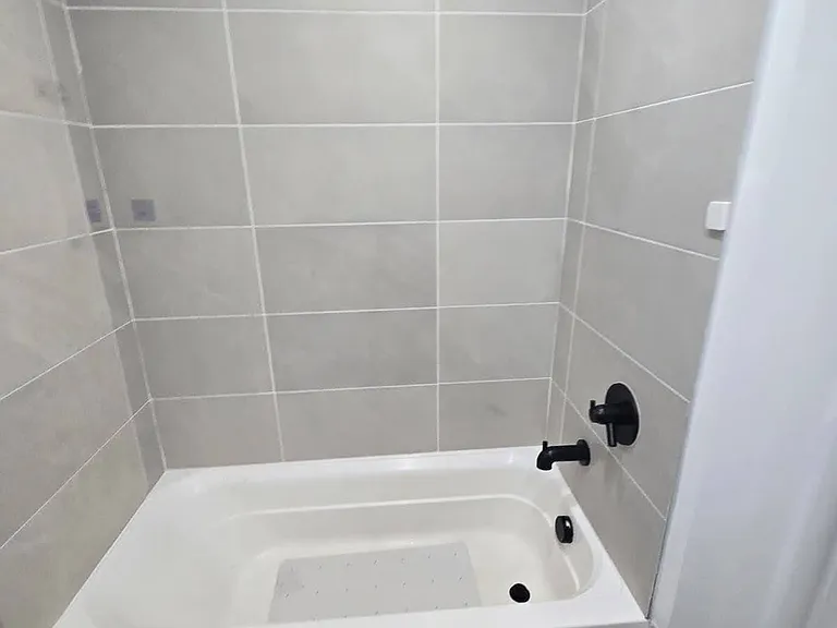 555 Market St #3A — Photo 3